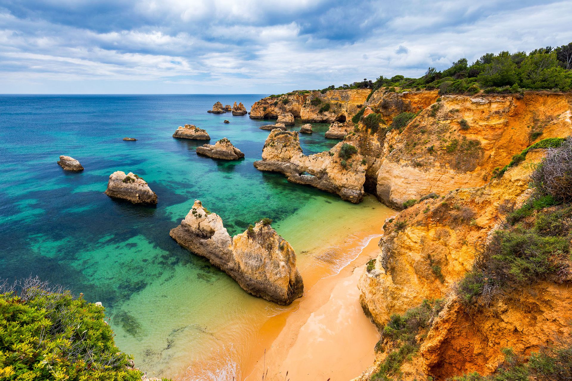 Discover Alvor